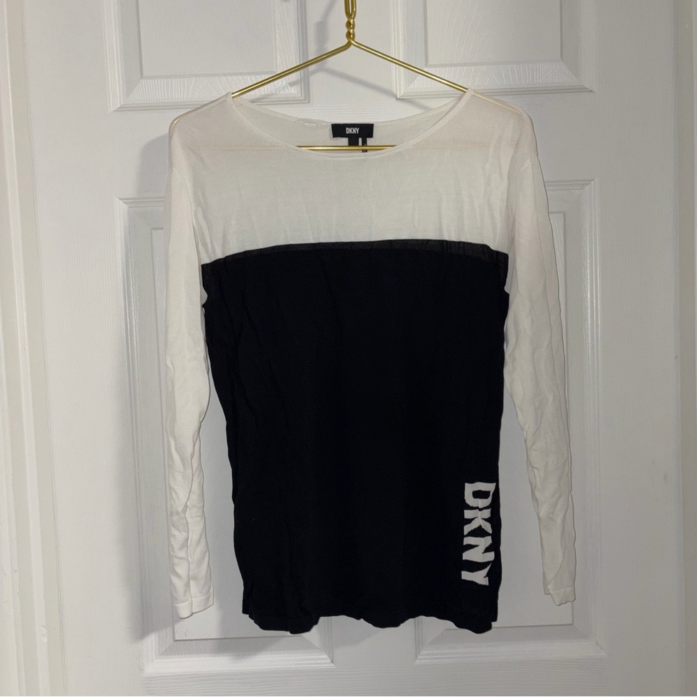 DKNY Top soft stretchy gauzy color block black white logo scoop neck fitted